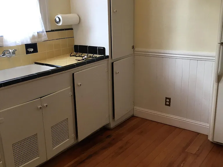 518 Byron St — Photo 16