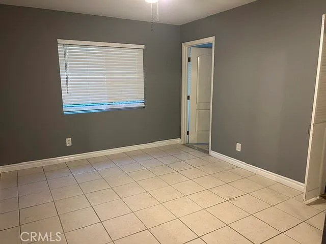 10834 Encino Ave — Photo 8