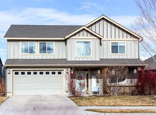 2849 SW Juniper Ave, Redmond, OR 97756