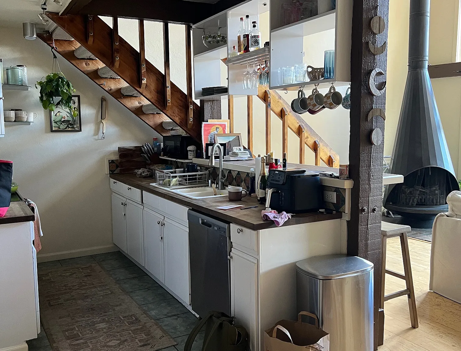 2 bed, 1000 sqft, $3,400 — Photo 2