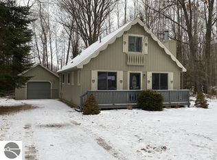 6610 Woodland Dr, Lake, MI 48632