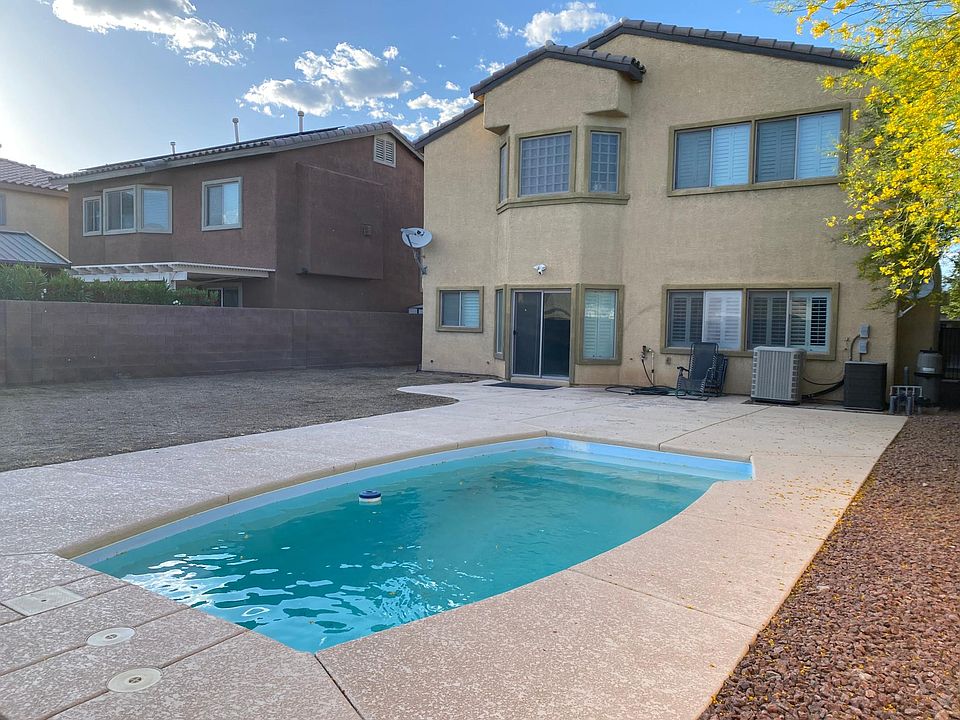1st image of 2221 Plumeria Ave