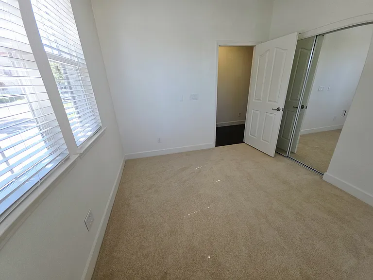 4887 Thorndike Ln — Photo 9