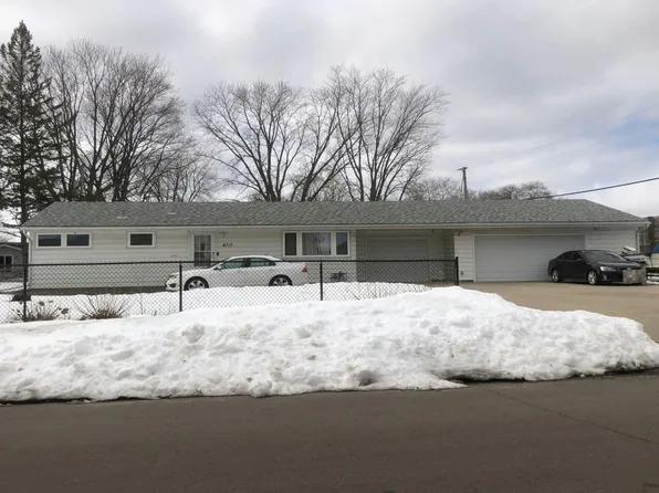 6717 Idaho Ave N, Brooklyn Park, MN 55428