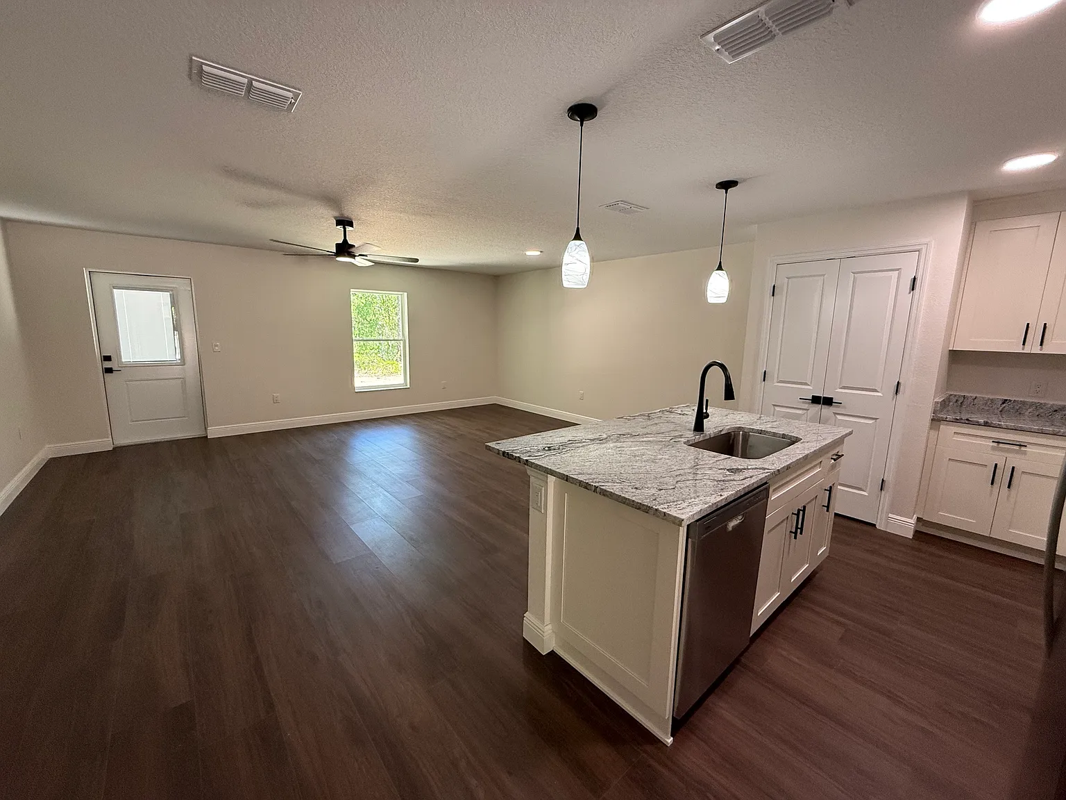 3 bed, 1510 sqft, $2,000 — Photo 3