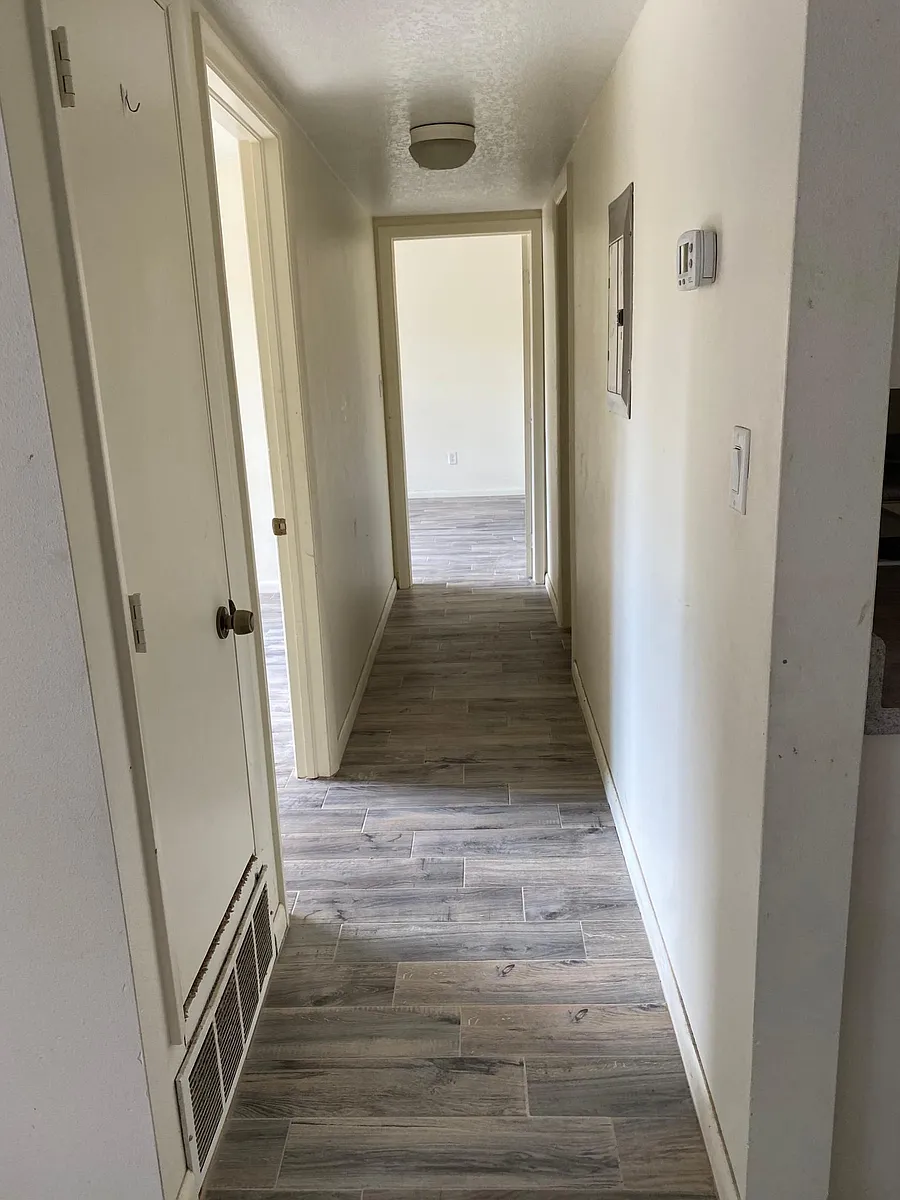 Hallway - 22302 Vick St #113
