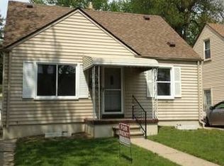 19625 Rosedale St, Saint Clair Shores, MI 48080