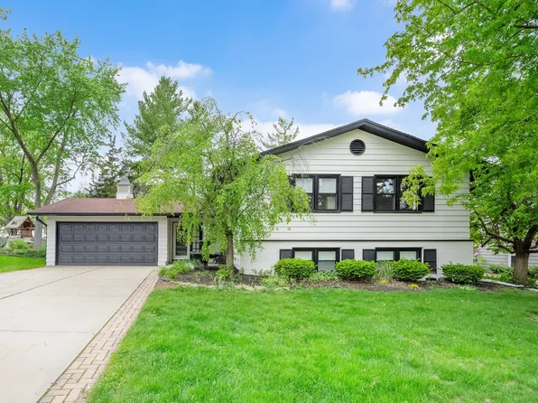 6312 Maxwell Dr, Woodridge, IL 60517