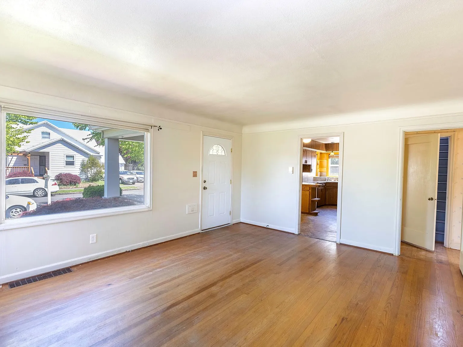 4 bed, 1795 sqft, $3,000 — Photo 4