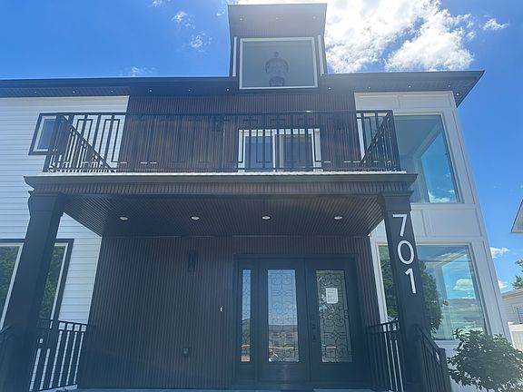 2nd image of 701 13th Ave
