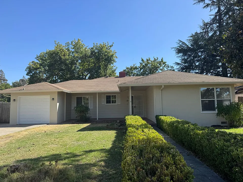 1220 W Benjamin Holt Dr