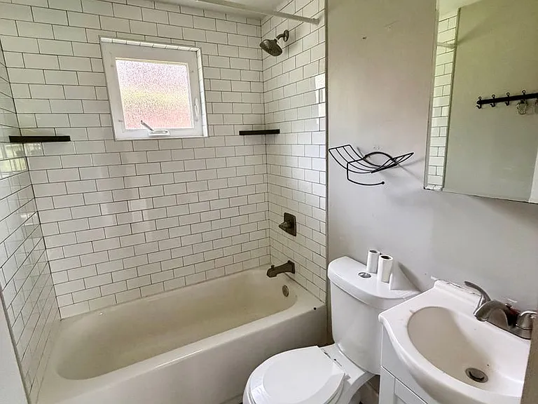 1710 Arnold St — Photo 12