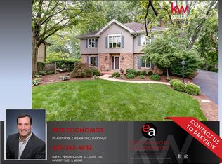 1S774 Carrol Gate Rd, Wheaton, IL 60189