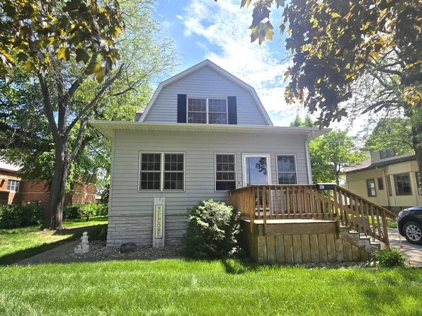 210 W 4th St, Miller, SD 57362