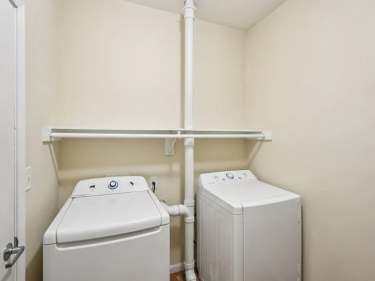 The Enclave Apartments — Photo 13