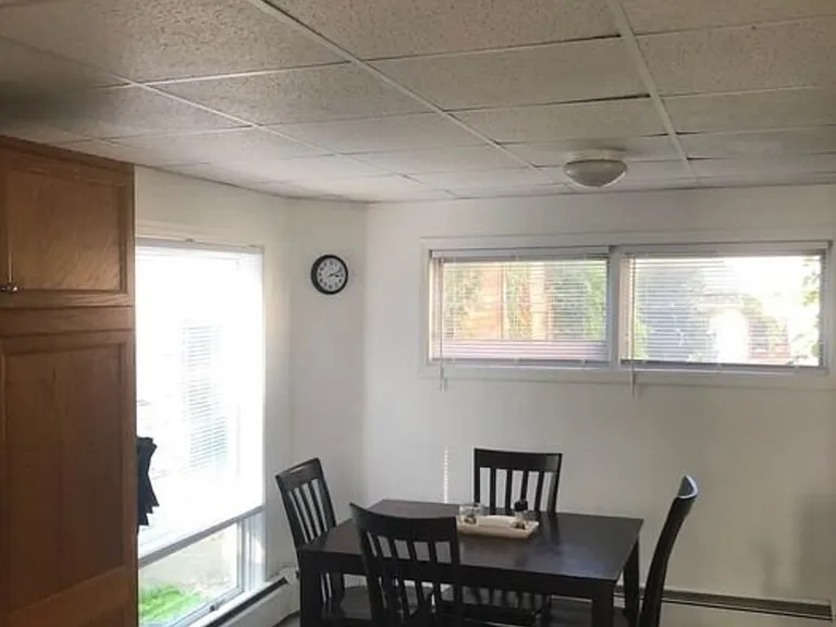 214 S Albany St — Photo 2
