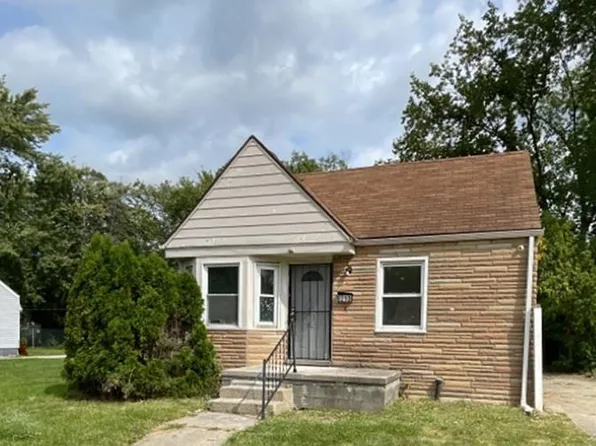 8210 Warwick St, Detroit, MI 48228