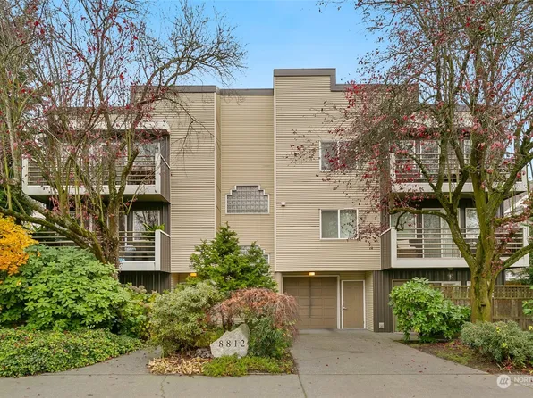 8812 Stone Avenue N #102, Seattle, WA 98103