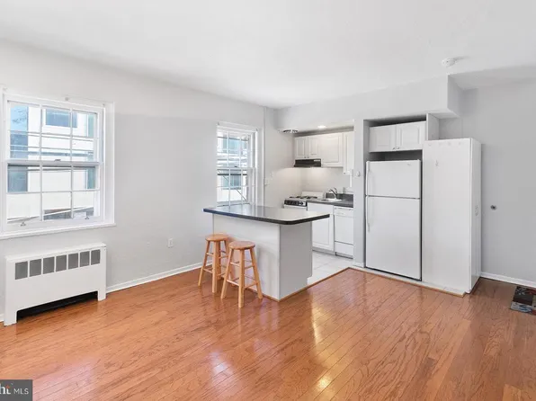 723 Melon Pl, Philadelphia, PA