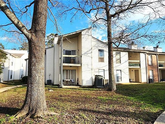 2nd image of 302 Parkview Blvd #302