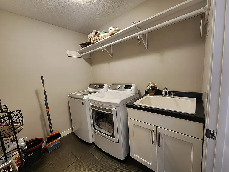 2225 Phoenix Rd SW — Photo 21