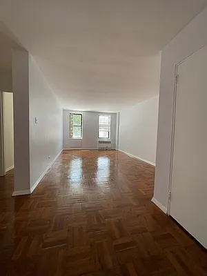 Rented by Candid Listings LLC | media 24