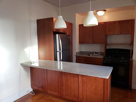 2nd image of 18 E 21st St APT D1