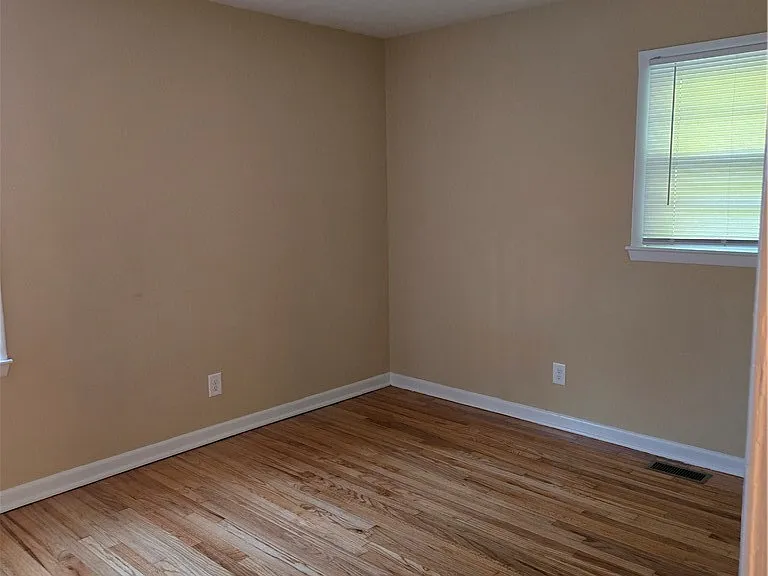 704 Dwain Dr — Photo 12