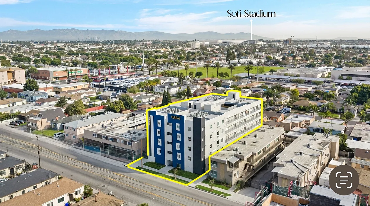 1 bed, 350 sqft, $1,595 — Photo 1