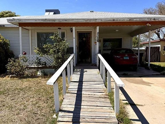3rd image of 805 Alamosa St
