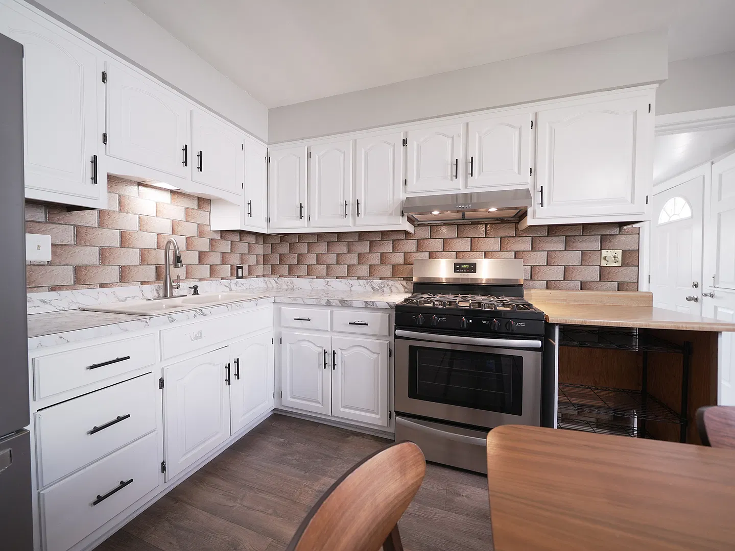 3 bed, 1437 sqft, $2,600 — Photo 4