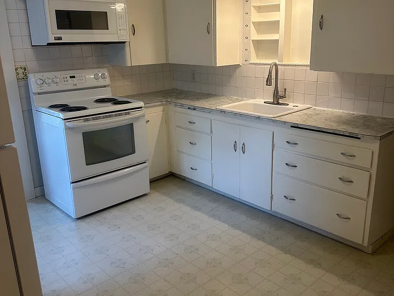 524 S Blakeley St — Photo 10