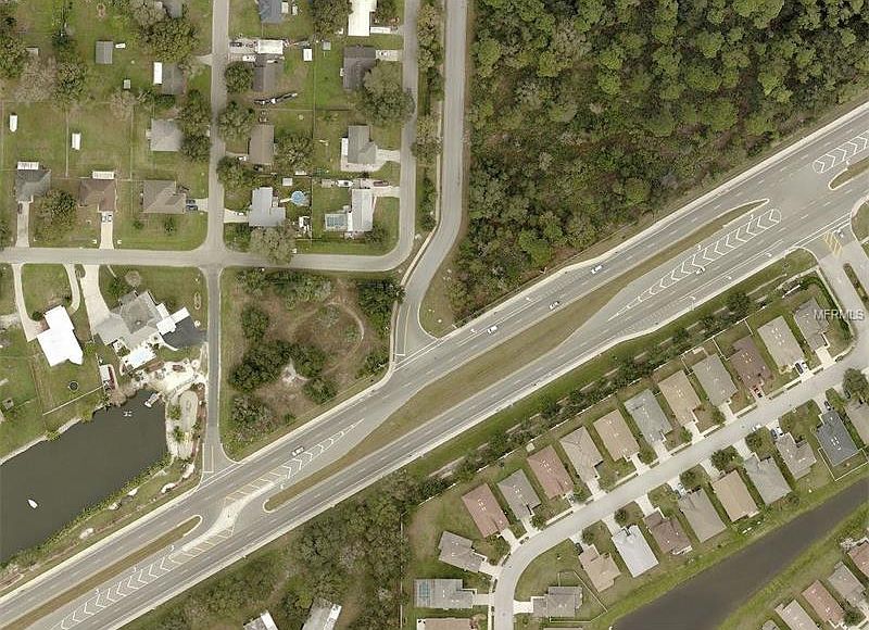 2nd image of 9912 Us Highway 301 N