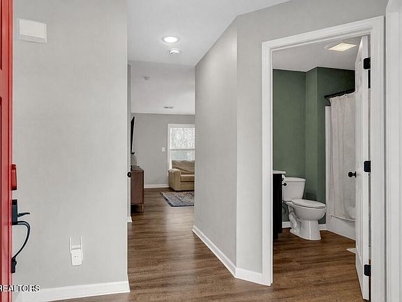 4th image of 309 Contentment Ln