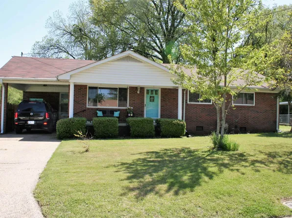 931 Sam Houston Dr, Dyersburg, TN 38024