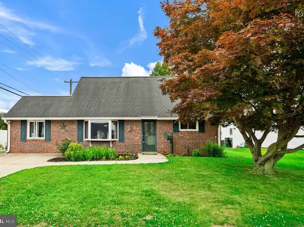 7 Misty Pine Rd, Levittown, PA 19056
