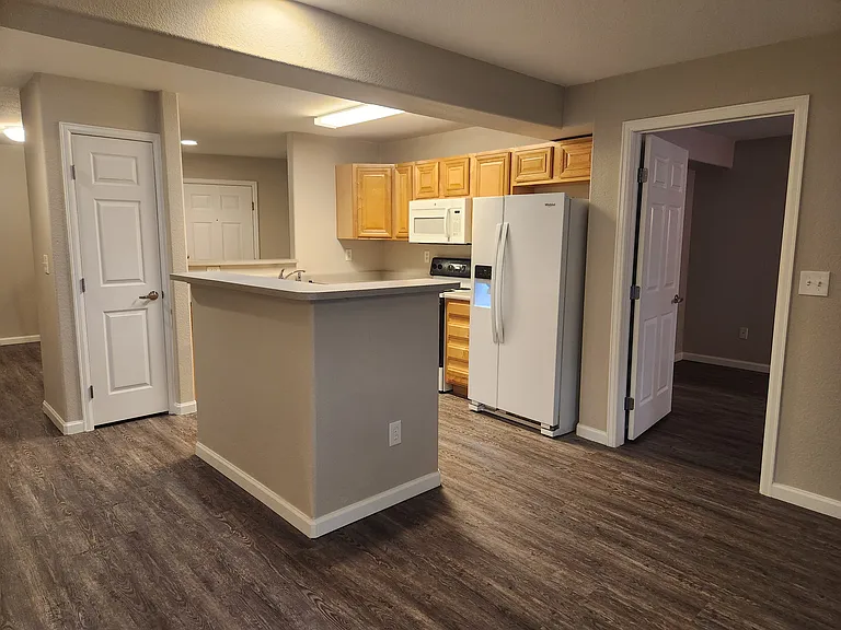 5201 S Fox St #104 — Photo 13