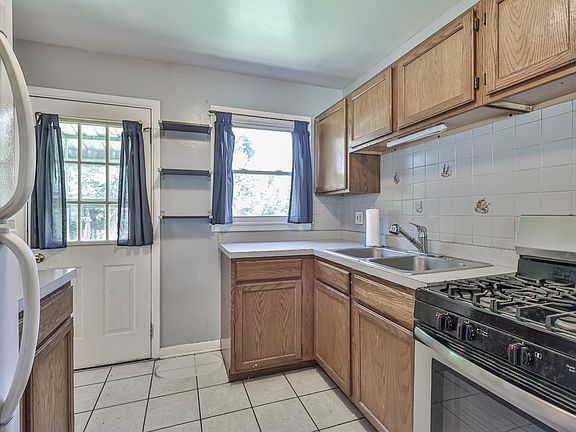 4th image of 4314 Delridge Dr