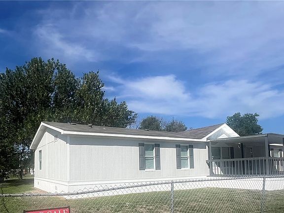 2nd image of 896 Apache Dr