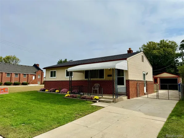 5221 Woodward St, Wayne, MI 48184
