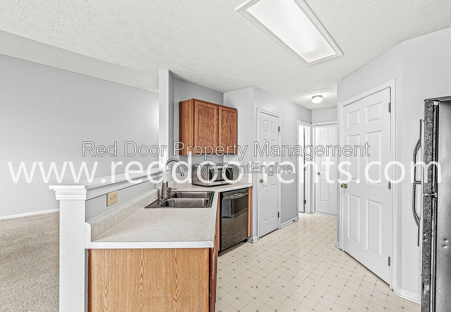 3 bed, 2.5 bath, 1351 sqft, $2,150 — Photo 3