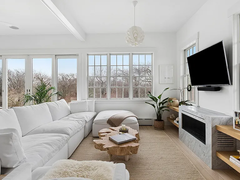 56 Seaview Ave — Photo 7