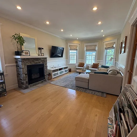 31 Mount Vernon St #3 — Photo 2