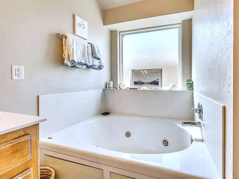 516 Woodsong Dr — Photo 17