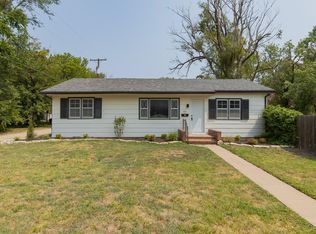 320 E 5th St, Halstead, KS 67056