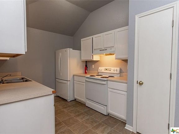 5th image of 2904 Southhill Dr