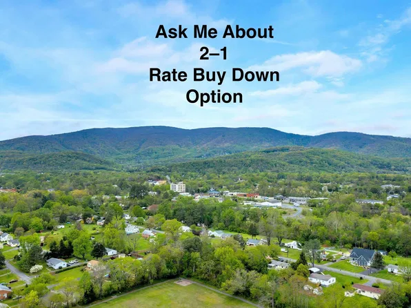 949 Glenwood Station Ln Unit 202, Charlottesville, VA 22901