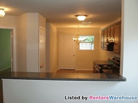 2nd image of 814 Maples Ave #B