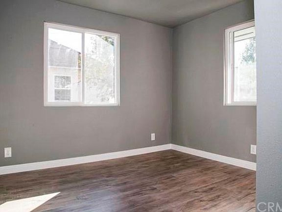 4th image of 433 W 55th St #433