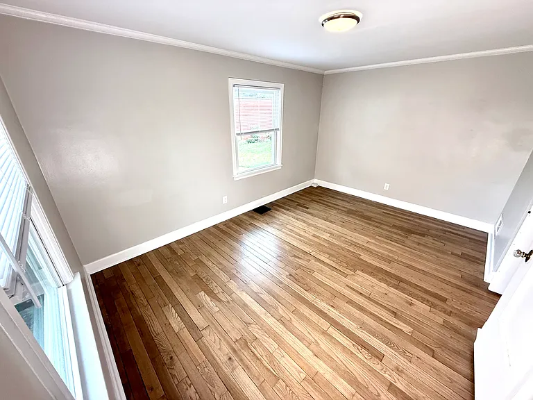 1608 Waltham Rd — Photo 17